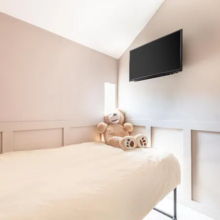 Host & - High Street Apartment *